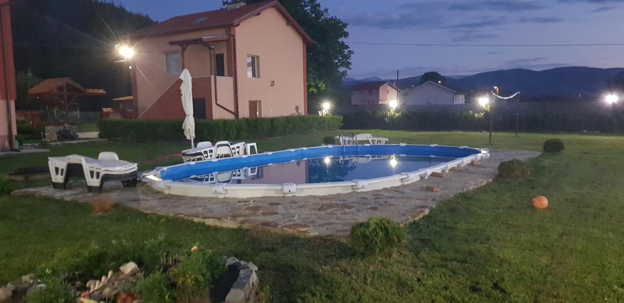 Къщи За Гости Ореха Samokov Exteriér fotografie