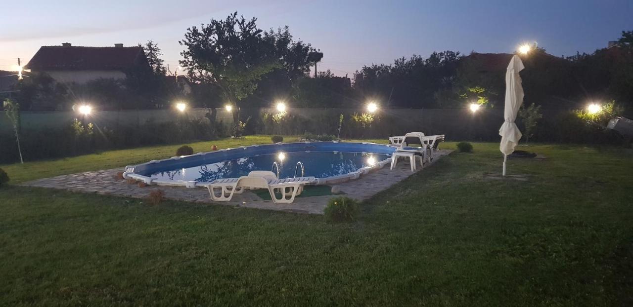 Къщи За Гости Ореха Samokov Exteriér fotografie