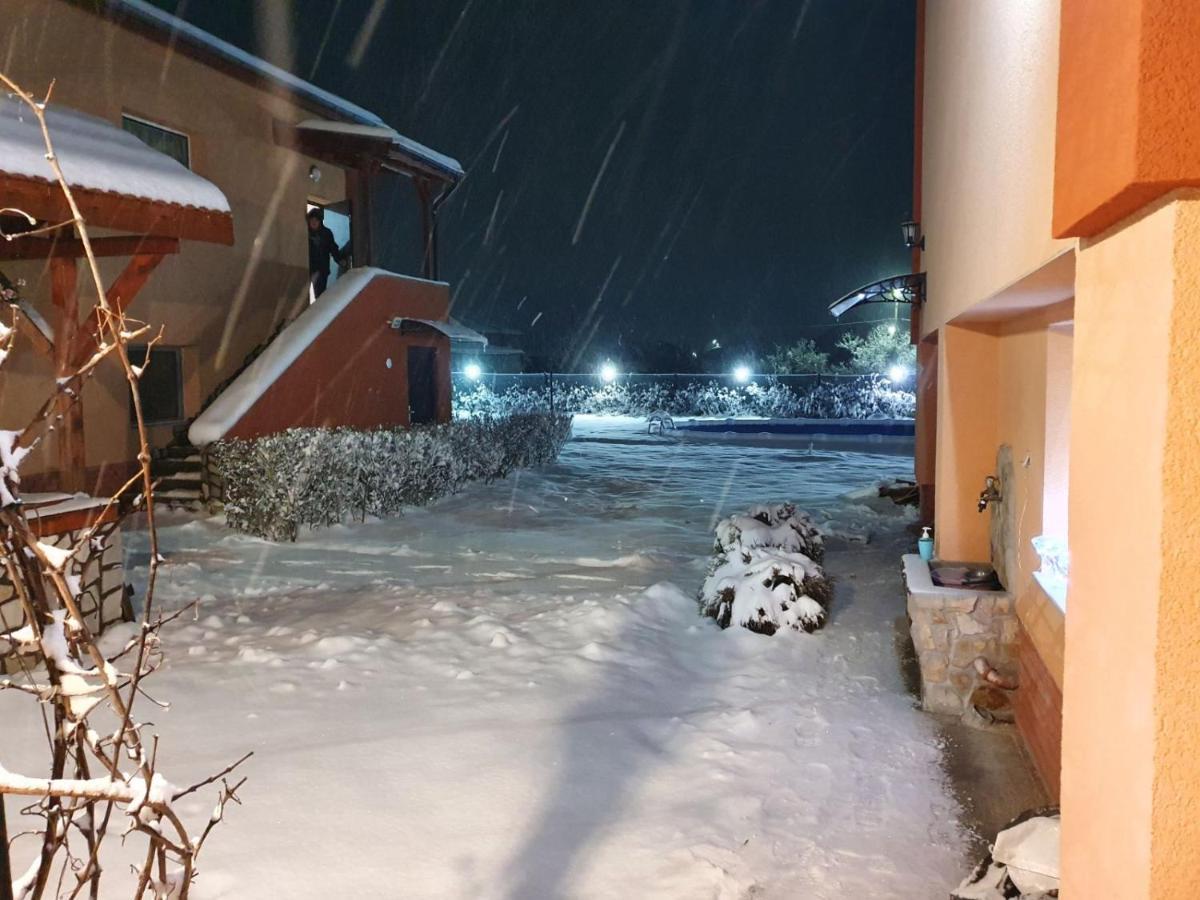 Къщи За Гости Ореха Samokov Exteriér fotografie