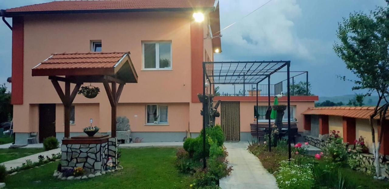 Къщи За Гости Ореха Samokov Exteriér fotografie
